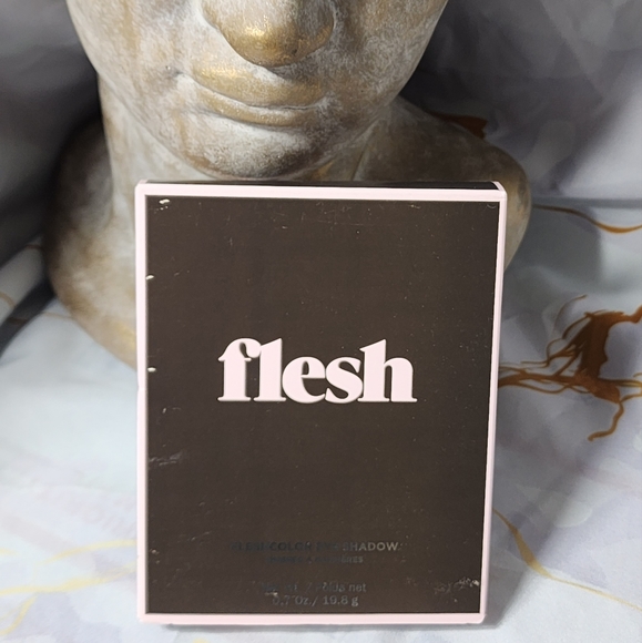 Flesh fleshcolor eye shadow palette NEW - Picture 7 of 7